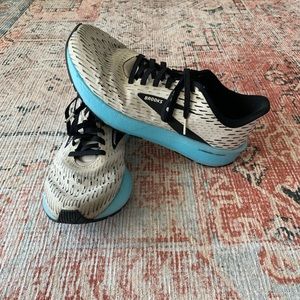 Brooks Hyperion Tempo